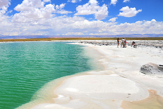 640px-Laguna-cejar-rodrigo-gonzalez-01[1]