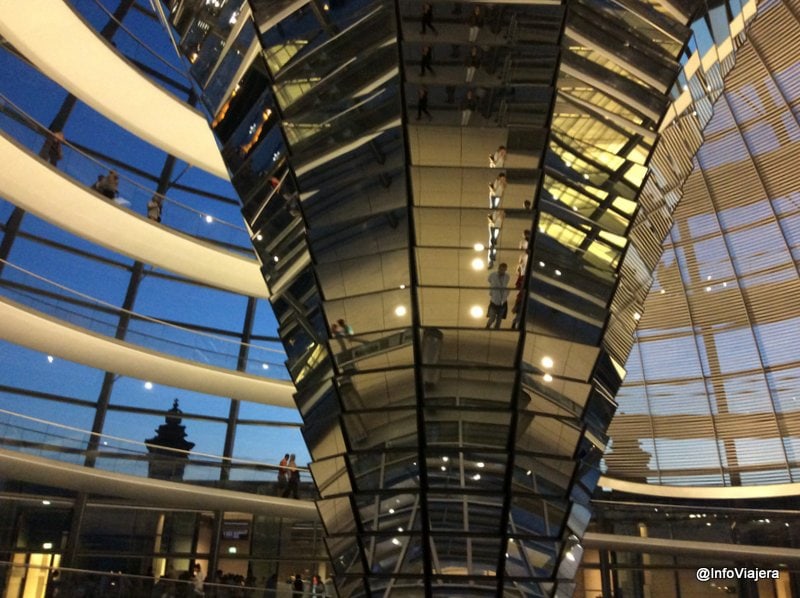 berlin_cupula_bundestag_mirador_noche_visita_parlamento