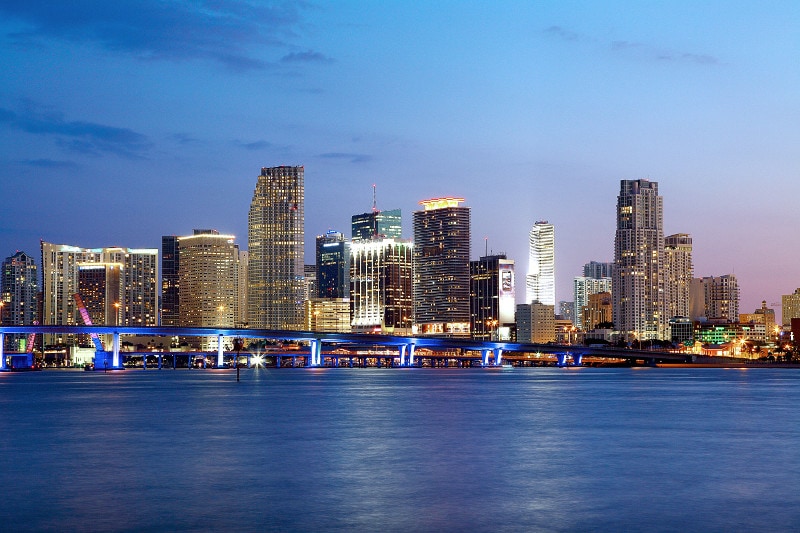 Downtown-Miami-Skyline-Night-landscape-LS