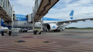 Aerolineas_Argentinas_Airbus_330_Aeropuerto_Ushuaia
