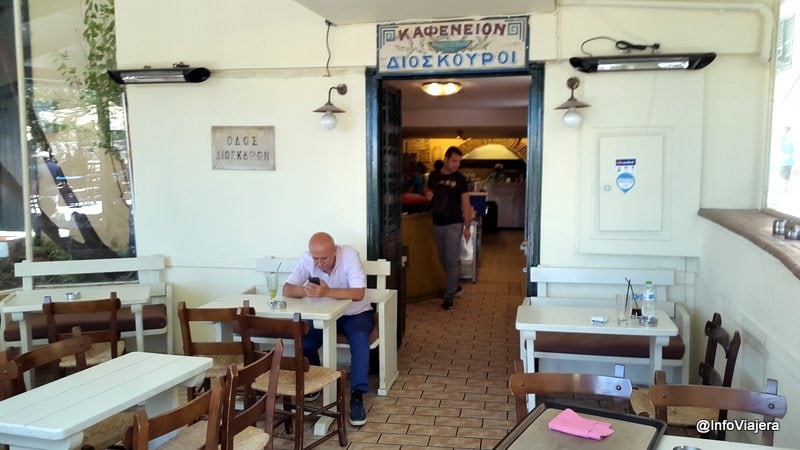 Cafe_Cerca_Acropolis_Atenas_Grecia