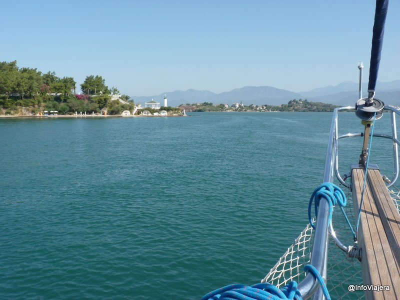 turquia_fethiye_navegacion_goleta_vista_proa