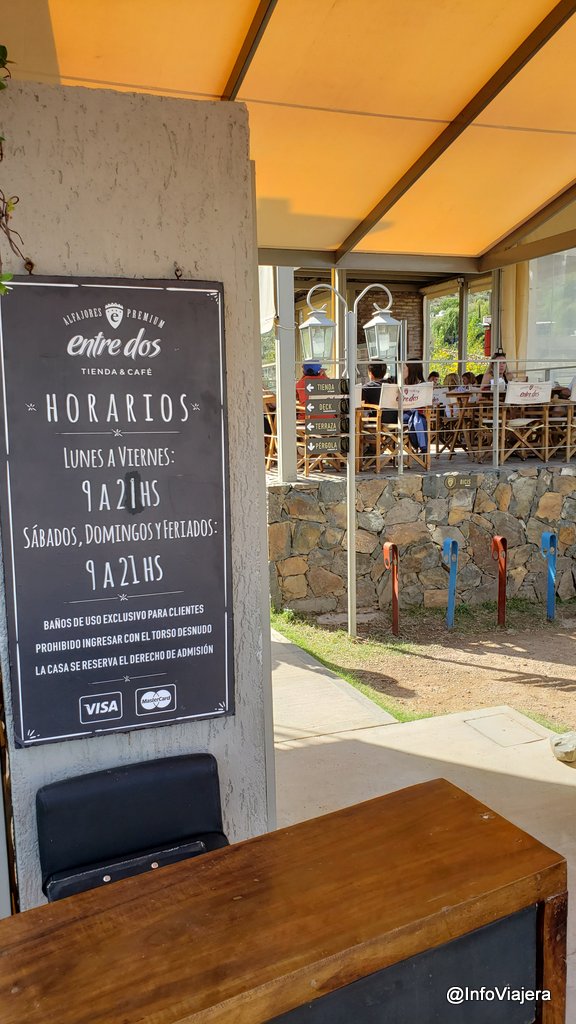 El café de la fábrica de alfajores Entre Dos en Luján de