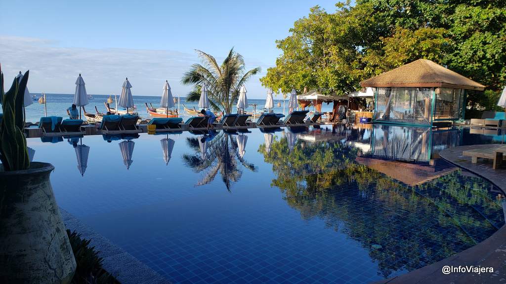 Tailandia, Isla Koh Lipe, Piscina en el ingreso al hotel