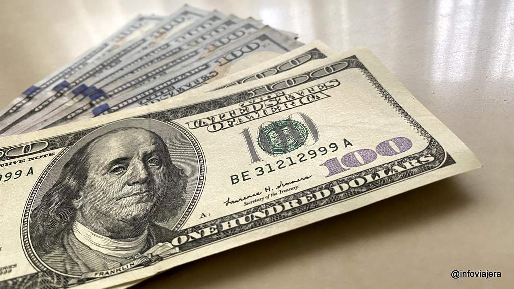 Billetes de 100 dólares estadounidenses