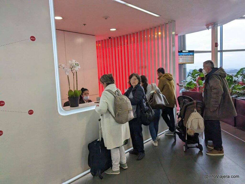 Vip Avian La sala VIP de Avianca en el aeropuerto de Bogotá a la que accedés con ...