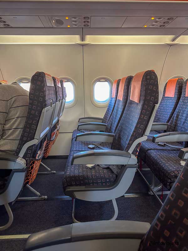 Asientos de un Airbus A319 de la aerolínea de bajo cost easyJet.