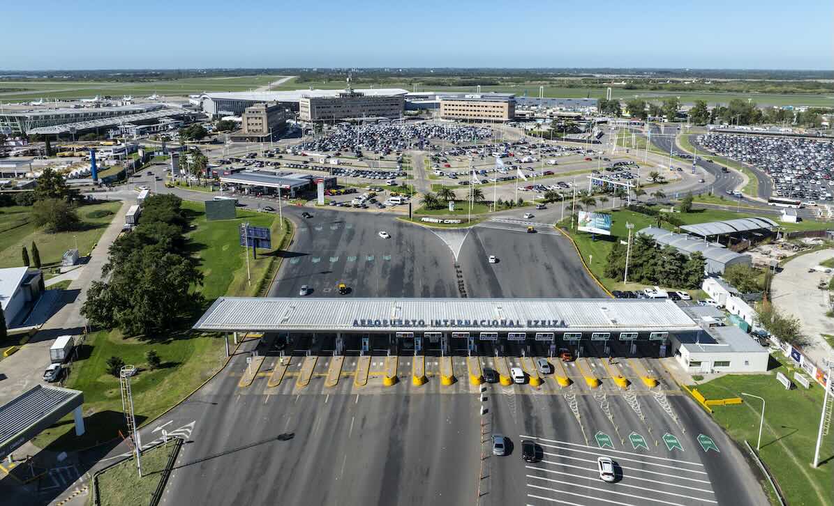 Aeropuerto Internacional de Ezeiza visto desde arriba.