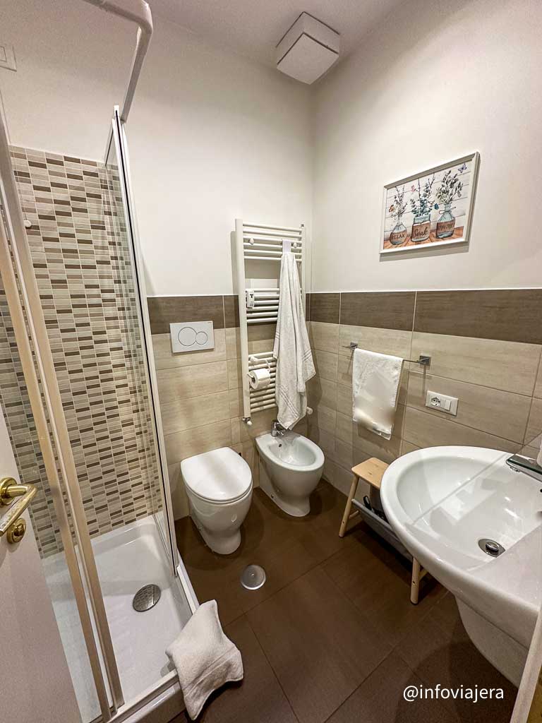 Baño habitación Guest House en Roma