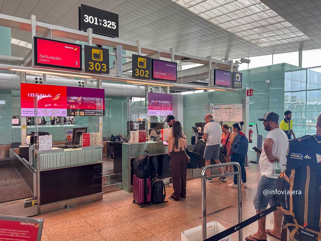 Aeropuerto de Barcelona T1 Mostradores Check-in