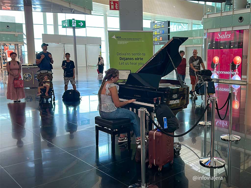 Aeropuerto de Barcelona Piano